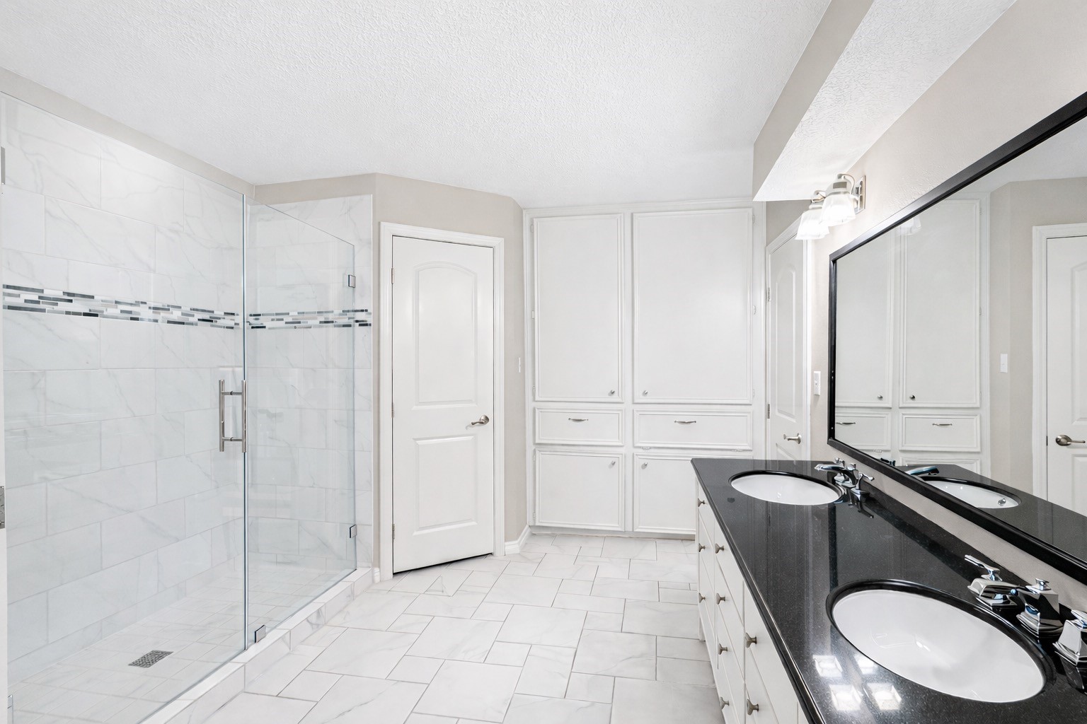 3618 Raindrops Road Pasadena, TX 77505 - Photo 6 of 6 Primary Bath