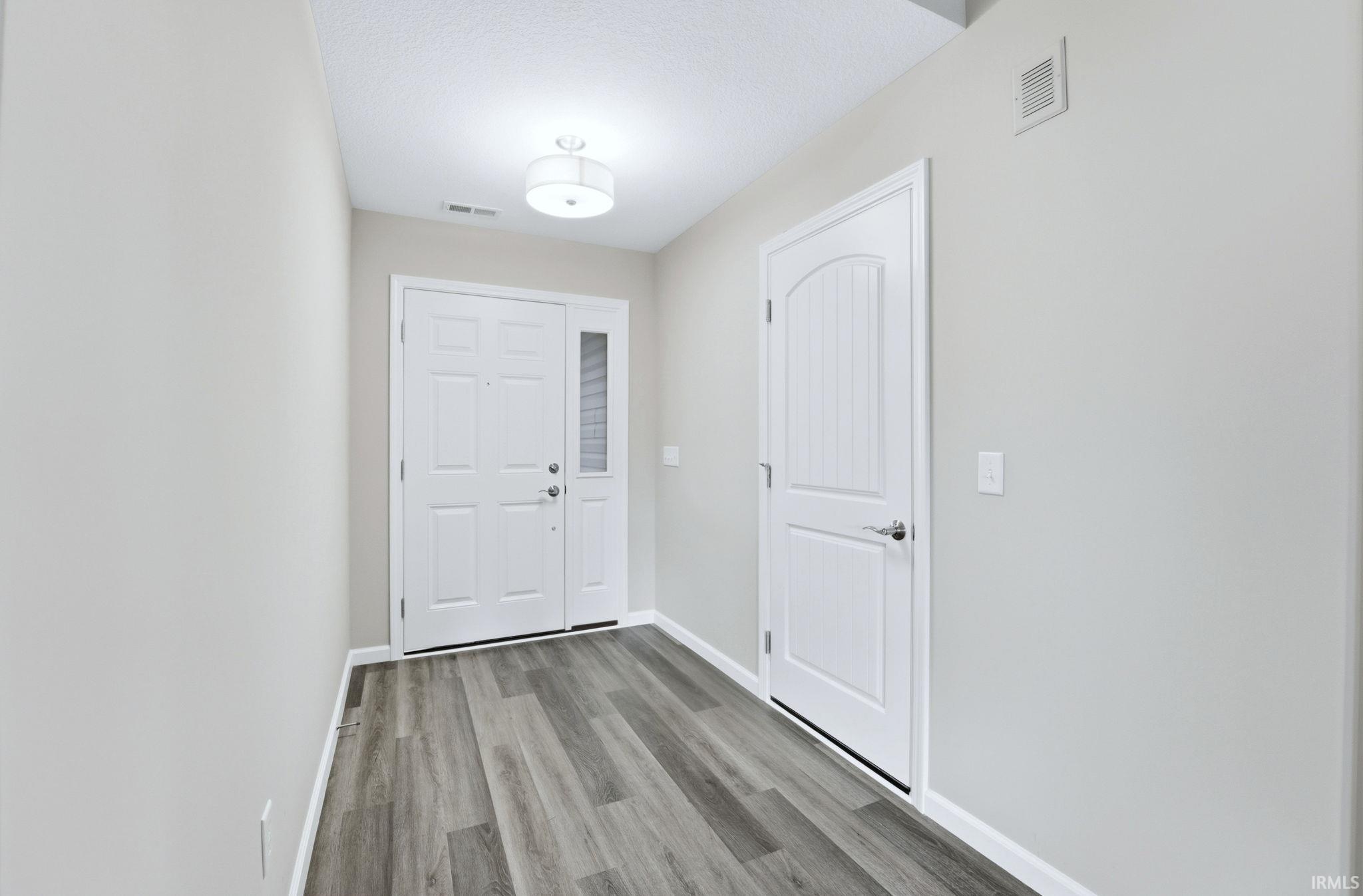 12004 Swather Court Fort Wayne, IN 46818 - Photo 7 of 35