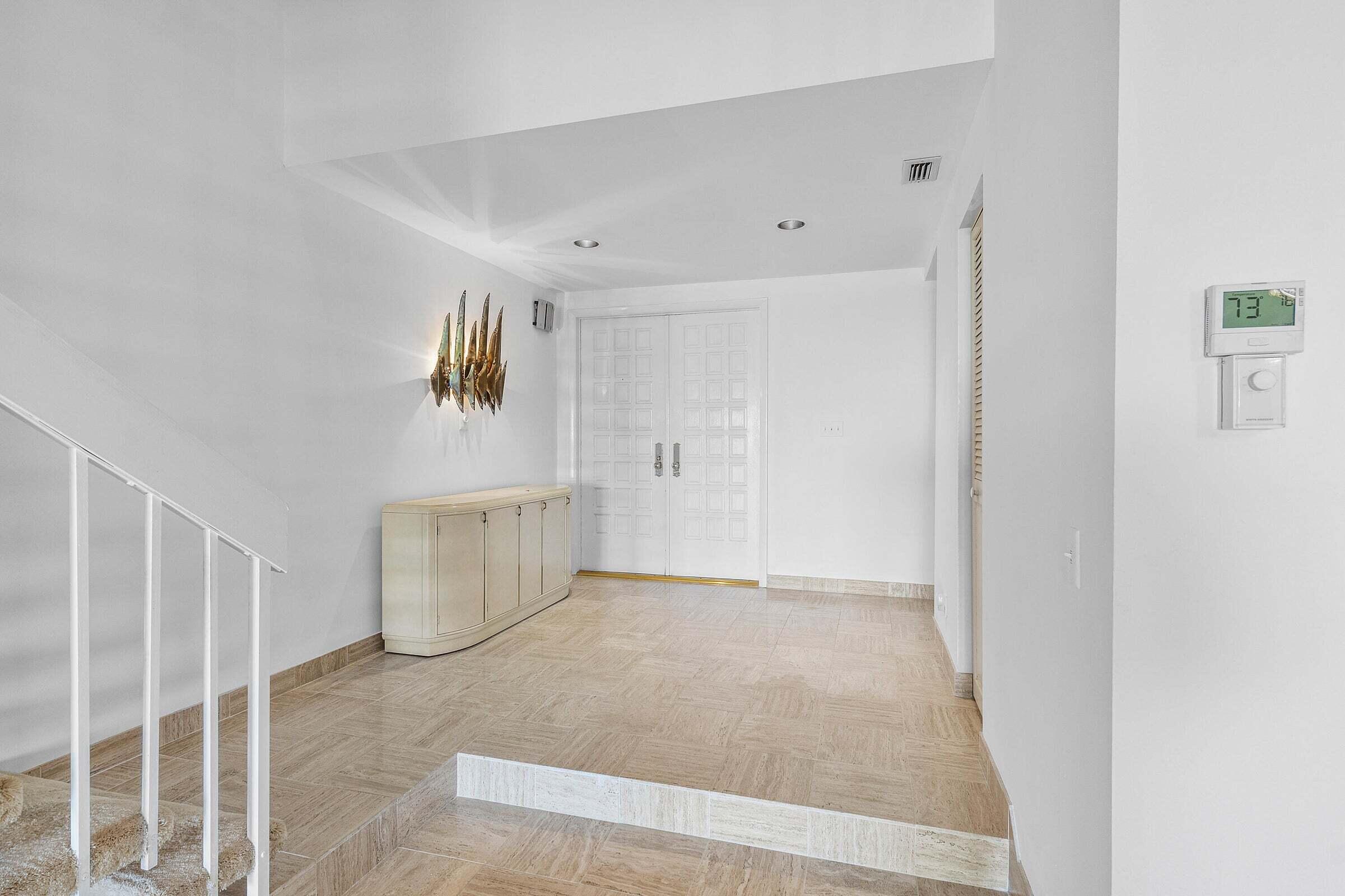 6711 North Ocean Boulevard, Unit 13 Ocean Ridge, FL 33435 - Photo 8 of 50 a view of an empty room