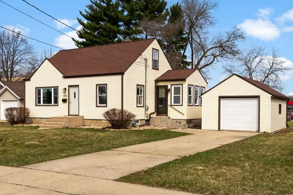 $425,000 | 7234 Maywood Avenue, Middleton, WI 53562