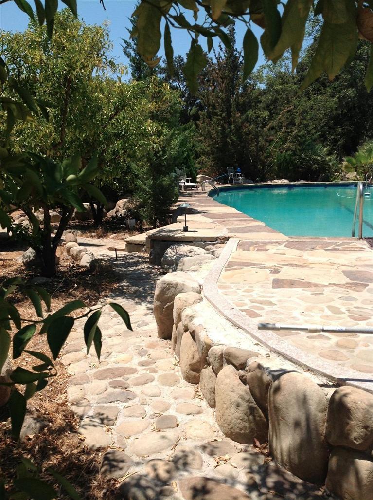 832 Oso Road Ojai, CA 93023 - Photo 8 of 39 Gallery Image 8