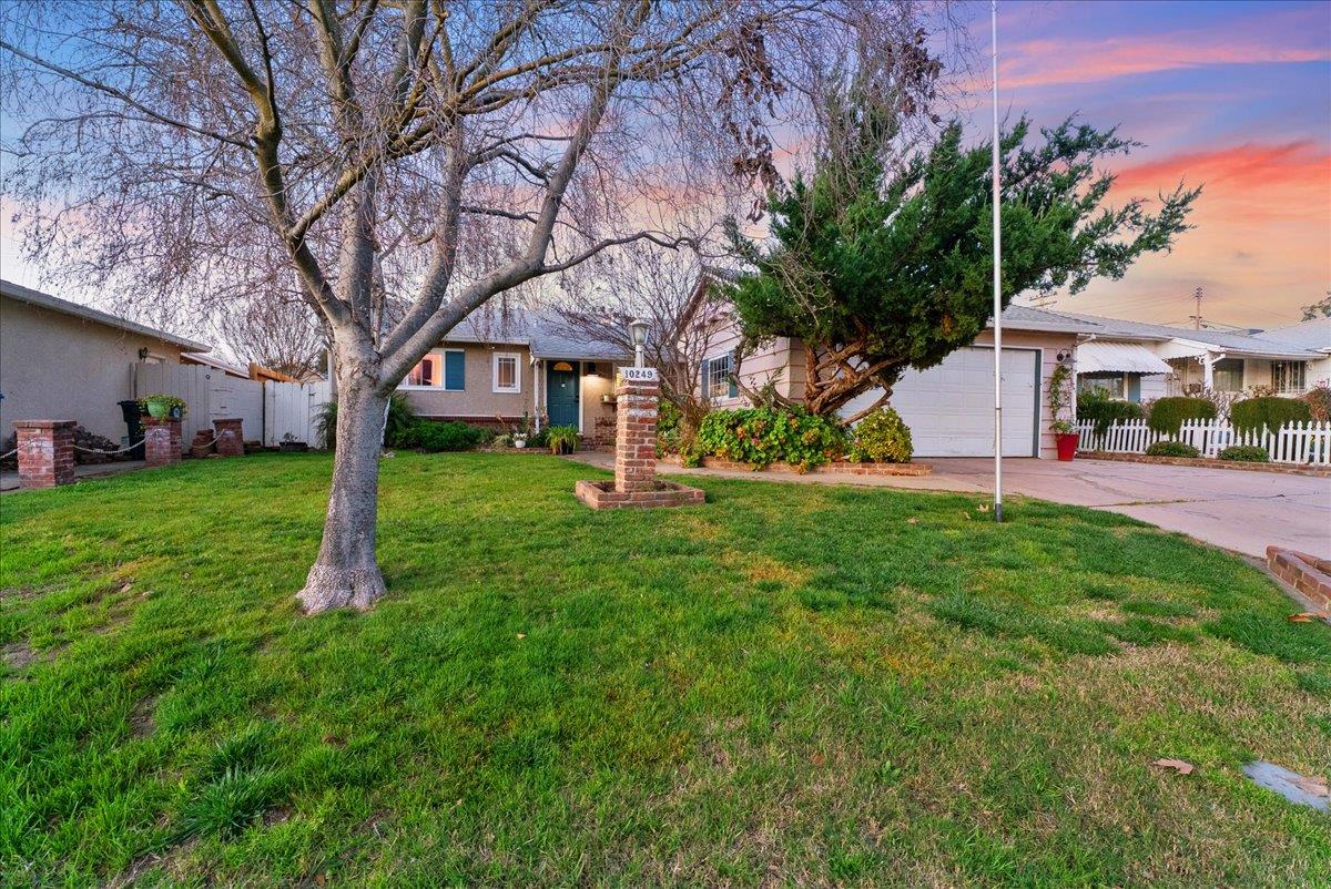 10249 Rinda Drive Rancho Cordova, CA 95670 - Photo 2 of 43