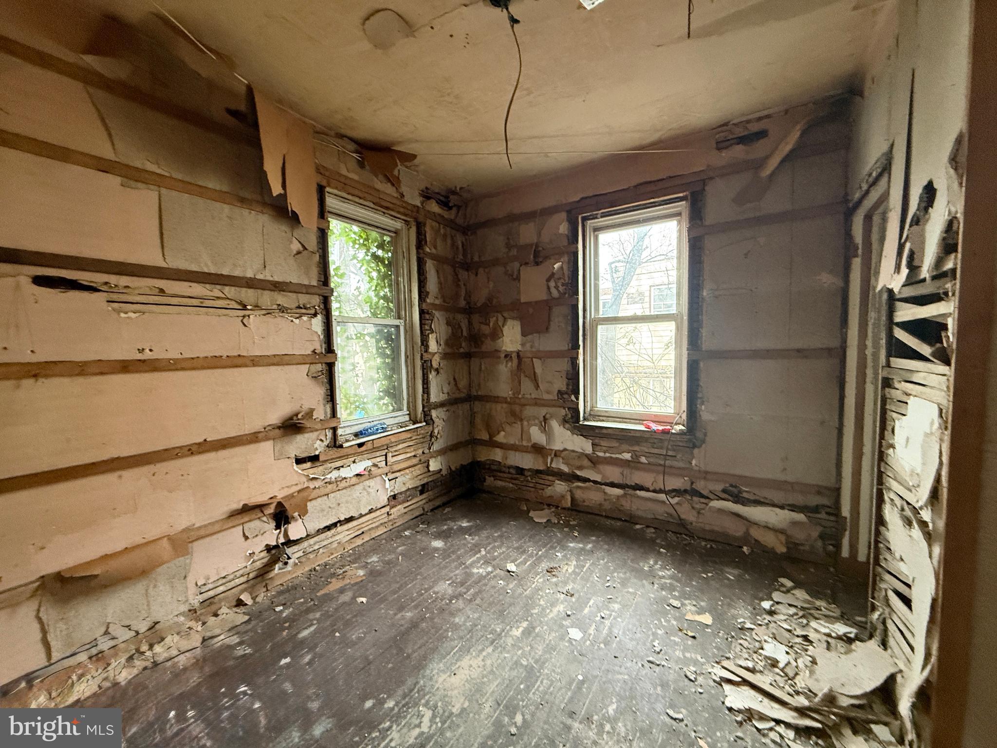 6327 Wheeler Street Philadelphia, PA 19142 - Photo 22 of 36 a view of a room with window