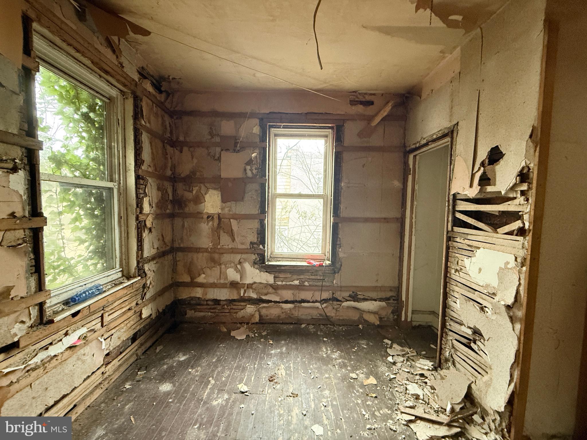 6327 Wheeler Street Philadelphia, PA 19142 - Photo 23 of 36 a bathroom with a toilet sink and shower