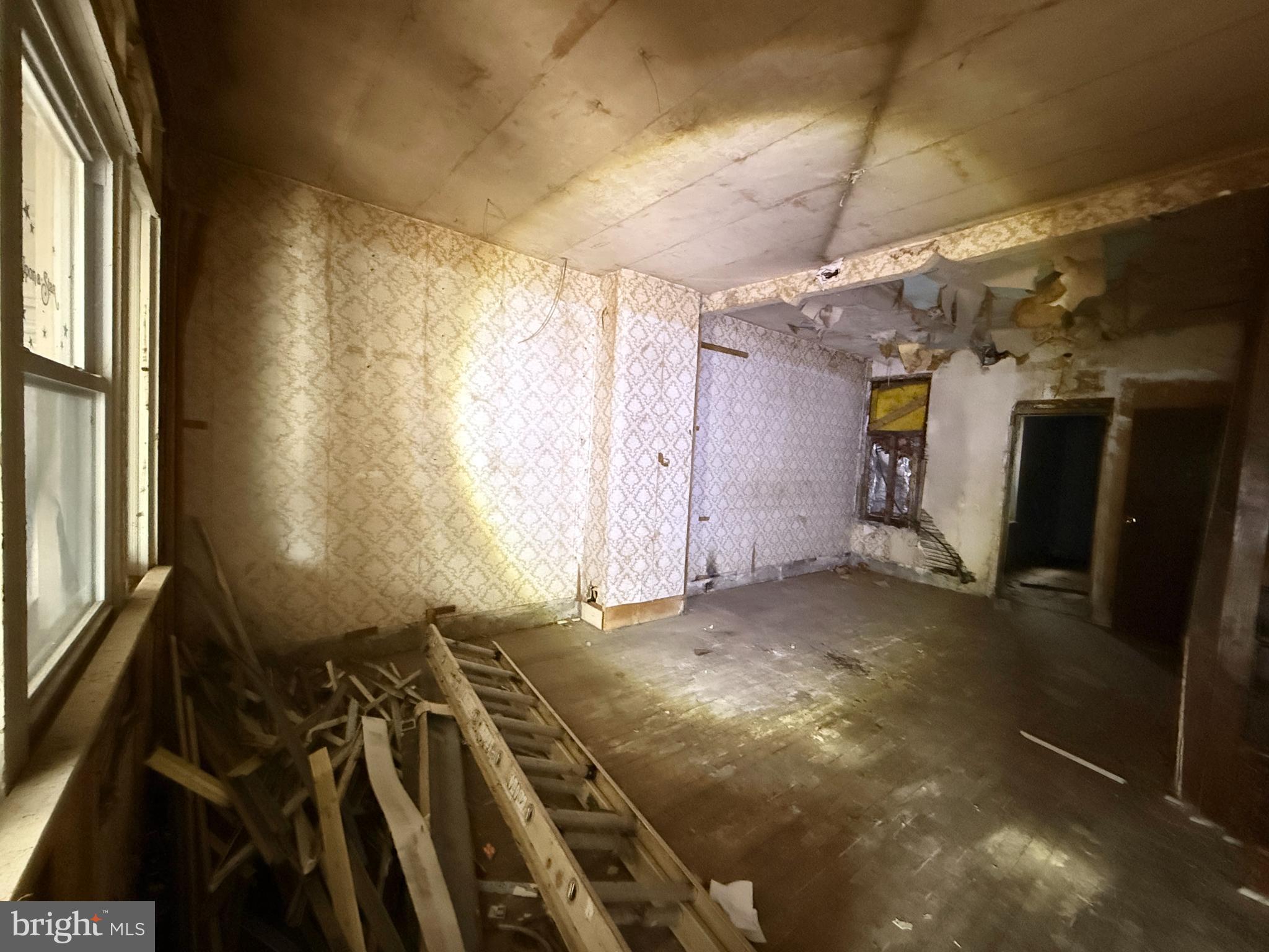 6327 Wheeler Street Philadelphia, PA 19142 - Photo 10 of 36 a view of a room with gym equipment