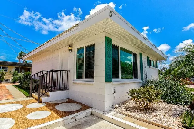 $8,970 | 6020 Midnight Pass Road, Unit 1, Sarasota, FL 34242