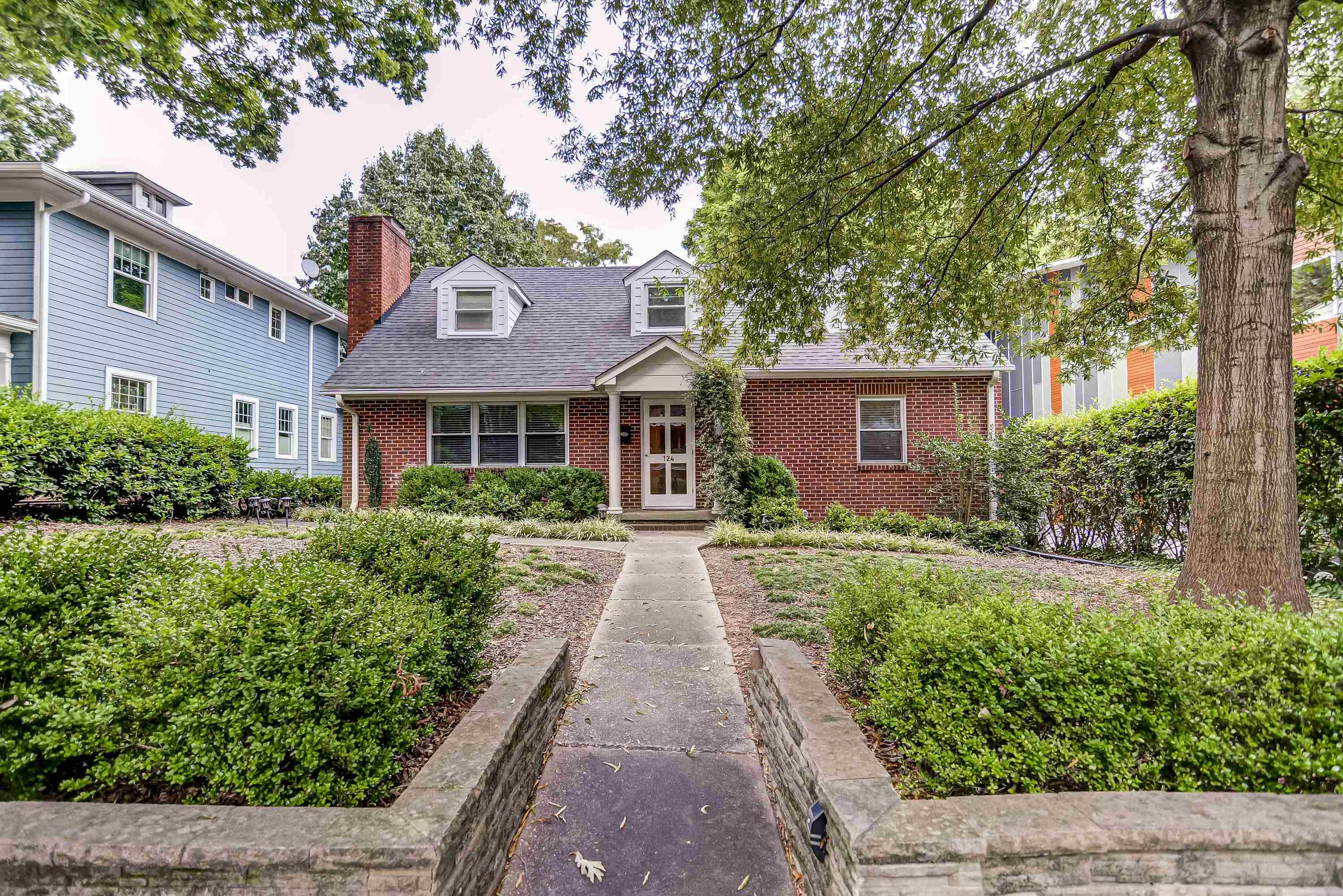 124 Hawthorne Road Raleigh, NC 27605 - Photo 1 of 17 Photo 1