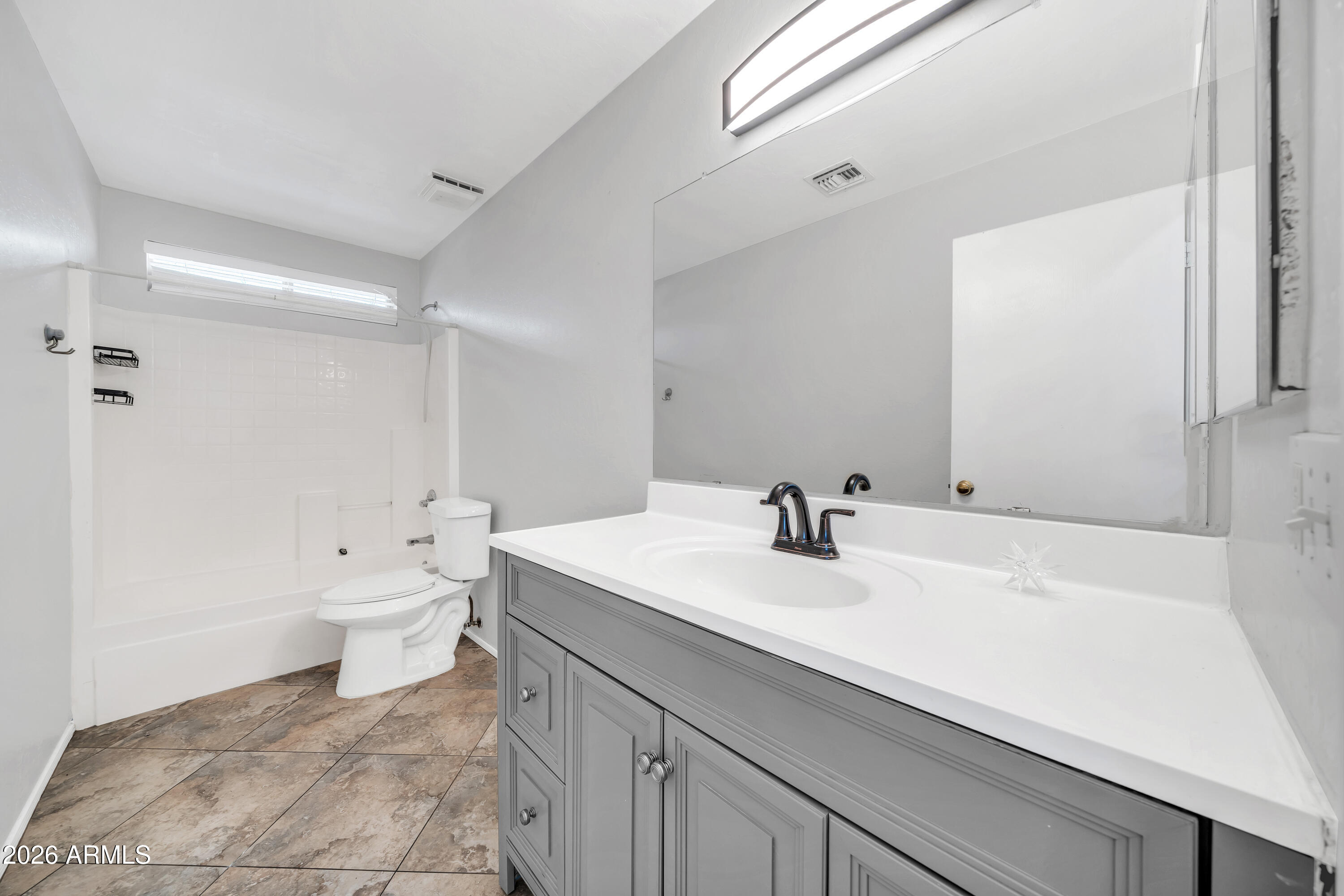 2913 West Fremont Rd. Phoenix, AZ 85041 - Photo 12 of 26 Upstairs Primary Bath