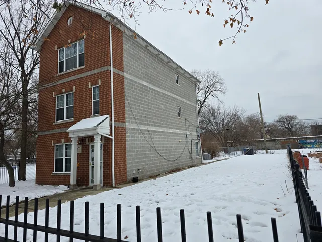 $2,800 | 7047 South Lowe Avenue, Chicago, IL 60621