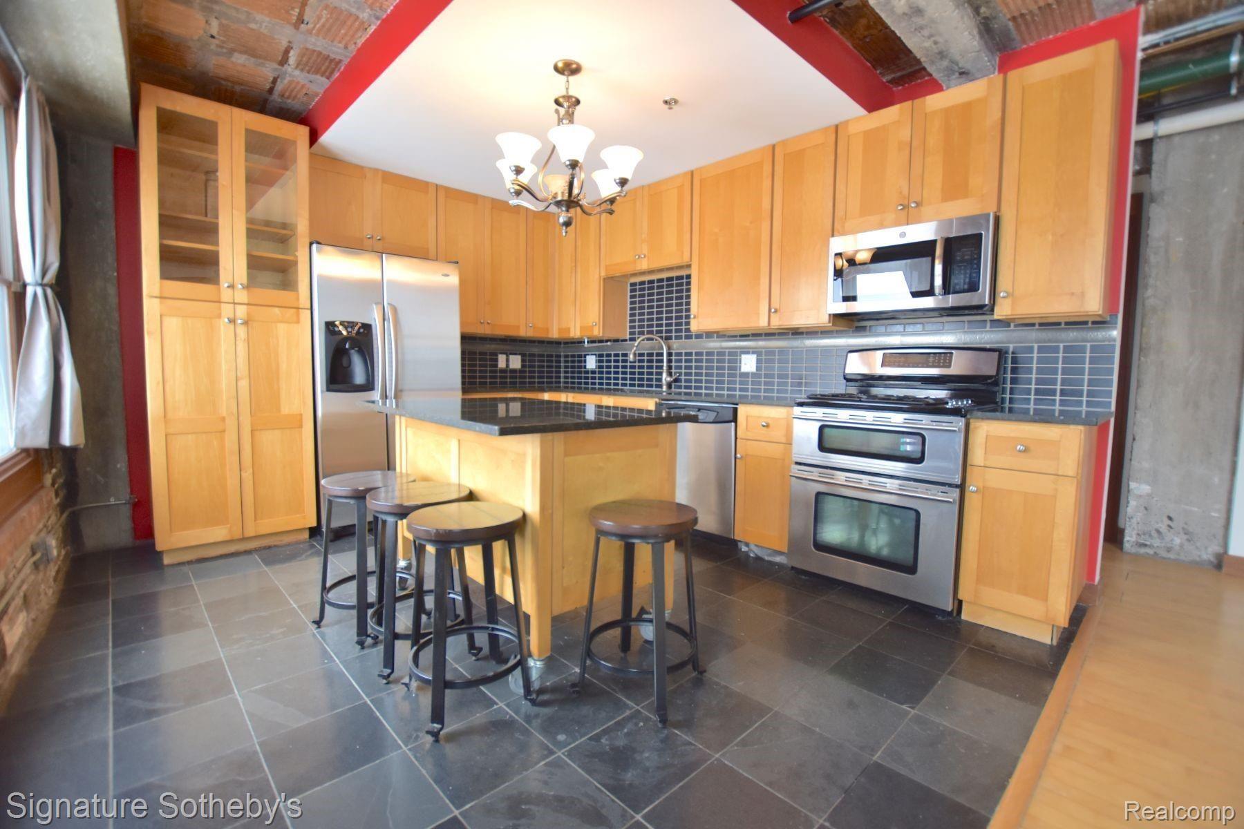 2915 John R Street, Unit 304 Detroit, MI 48201 - Photo 7 of 23 8.jpg
