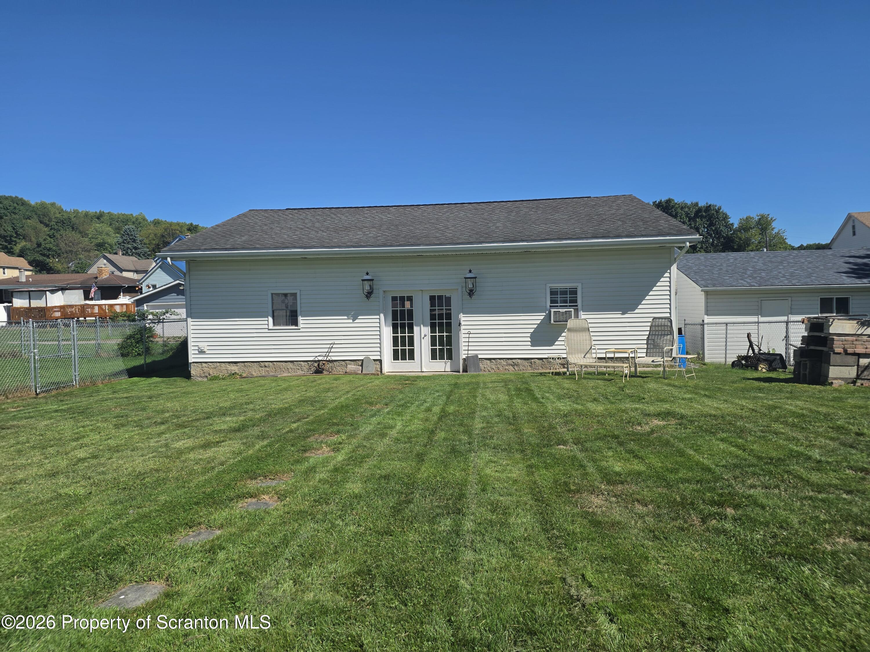 220 Reese Street Scranton, PA 18508 - Photo 8 of 52 20260918_114514 (1)