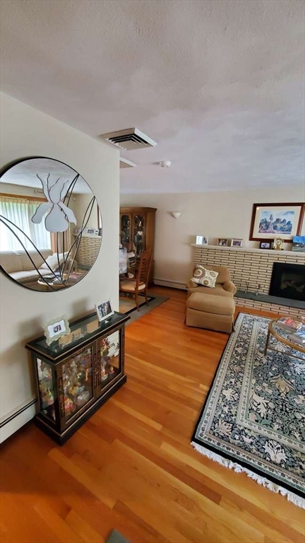 21 Biscayne Avenue Saugus, MA 01906 - Photo 3 of 20