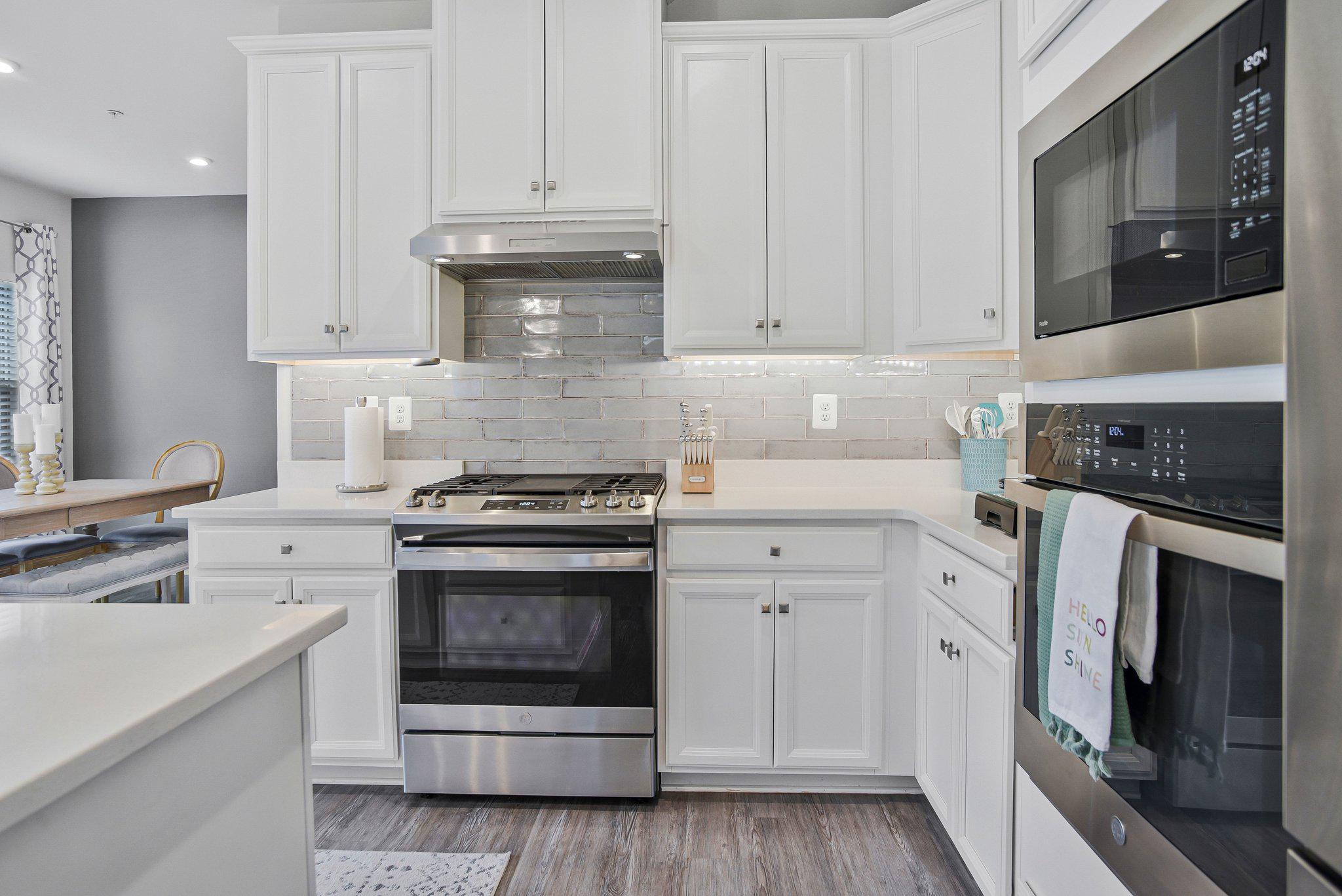 3917 Emory Ridge Road Brandywine, MD 20613 - Photo 14 of 60 Built in second wall oven & microwave