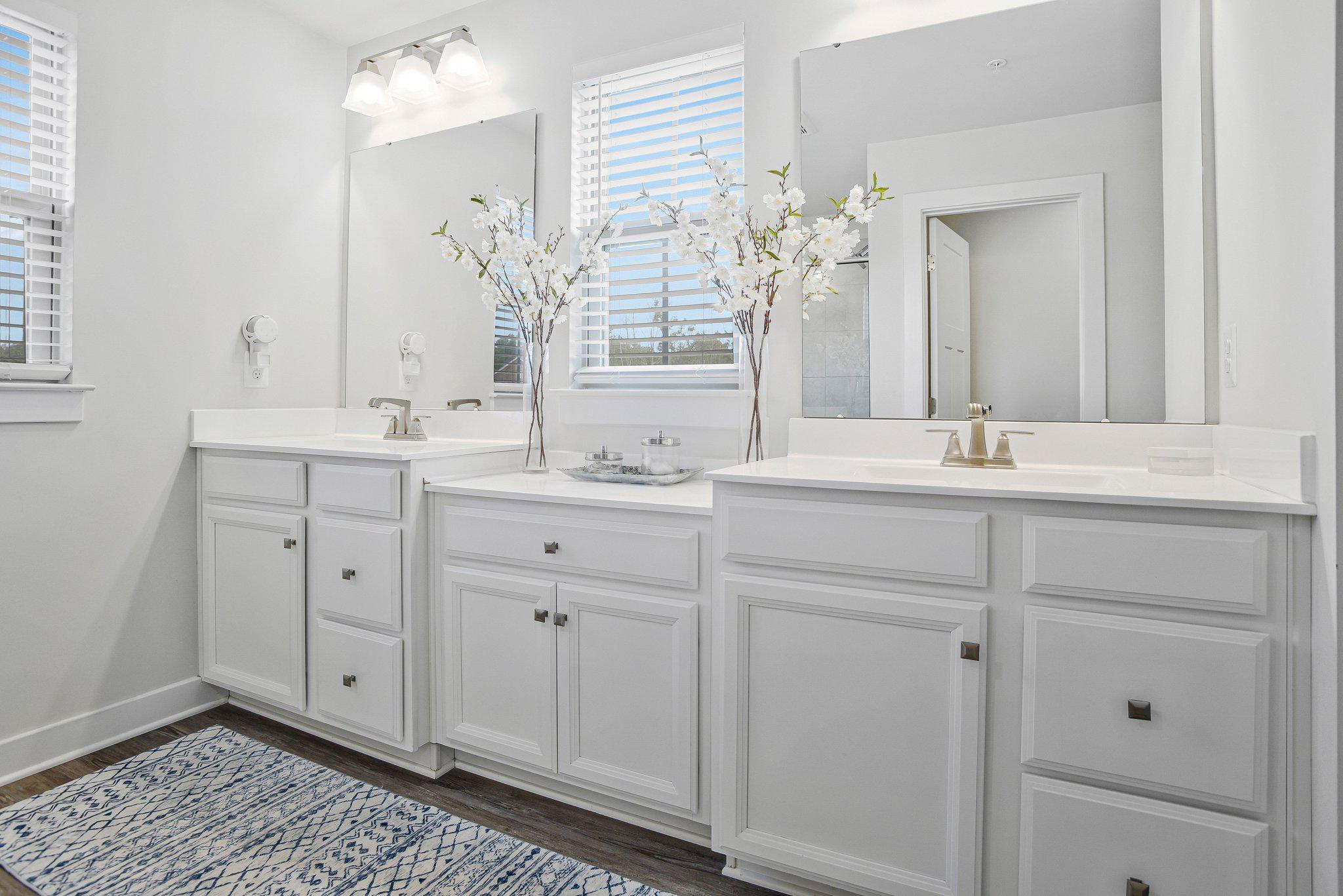 3917 Emory Ridge Road Brandywine, MD 20613 - Photo 31 of 60 Separate vanities & extra storage