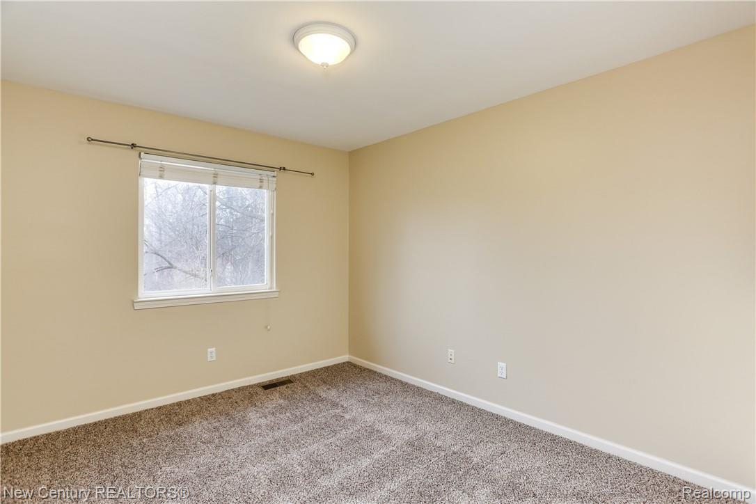 1635 Milverton Road Troy, MI 48083 - Photo 21 of 30 1635 Milverton Dr Troy MI-print-021-11-36 Maywood Avenue0021FULL-4200x2800-300dpi.jpg