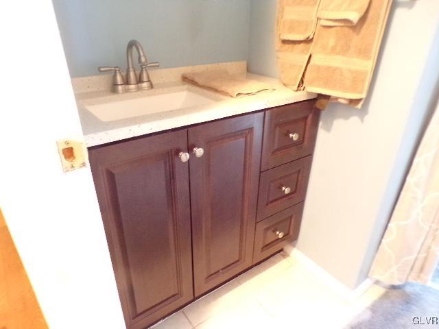 295 Lookout Point Road Canadensis, PA 18325 - Photo 25 of 41 Full Bathroom