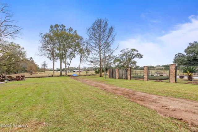 $319,900 | 6166 Highway 93, Arnaudville, LA 70512