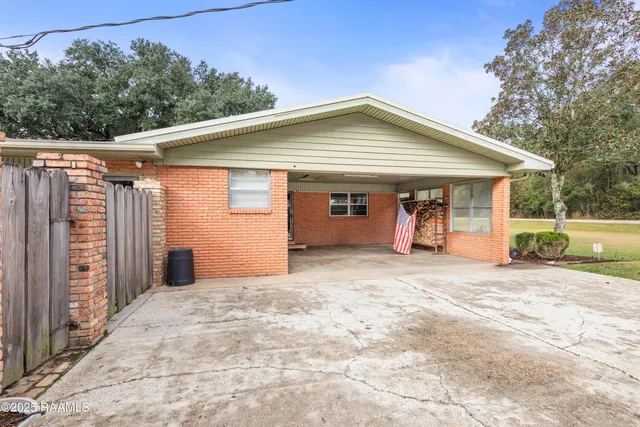 $319,900 | 6166 Highway 93, Arnaudville, LA 70512