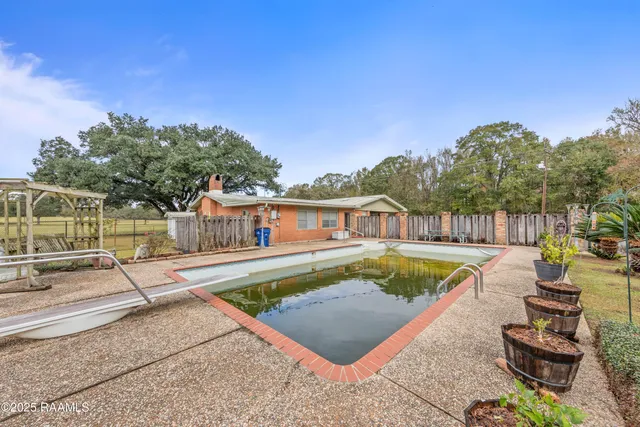 $319,900 | 6166 Highway 93, Arnaudville, LA 70512