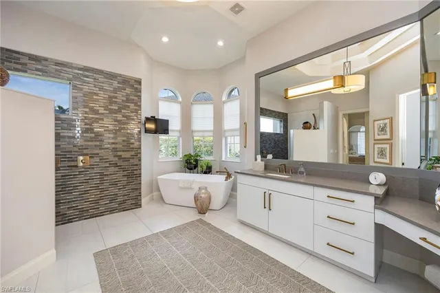 $2,250,000 | 5851 Bromelia Court, Naples, FL 34119