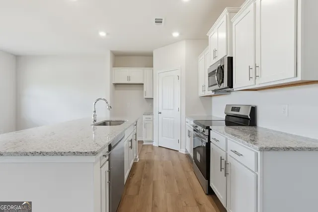 $329,900 | 28 Umber Lane, Newnan, GA 30263