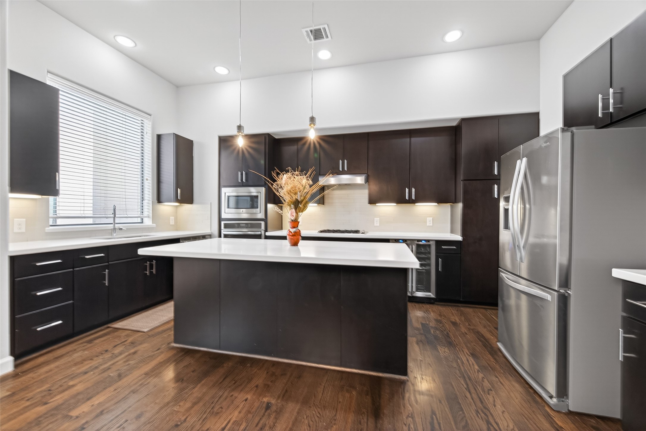 5313 Inker Street Houston, TX 77007 - Photo 2 of 31 Gallery Image 2