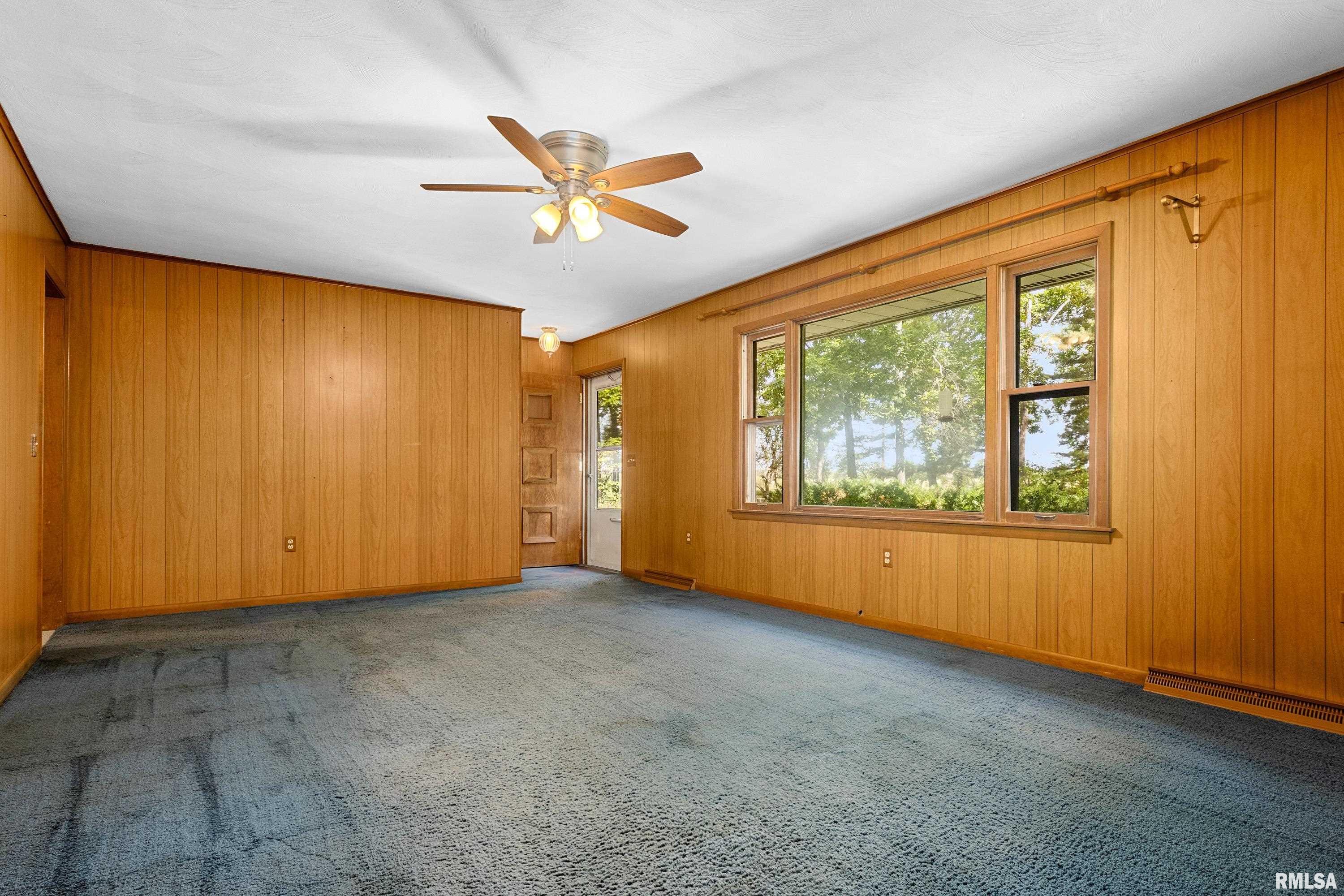 1375 Sun Road Washburn, IL 61570 - Photo 15 of 29 Gallery Image 15