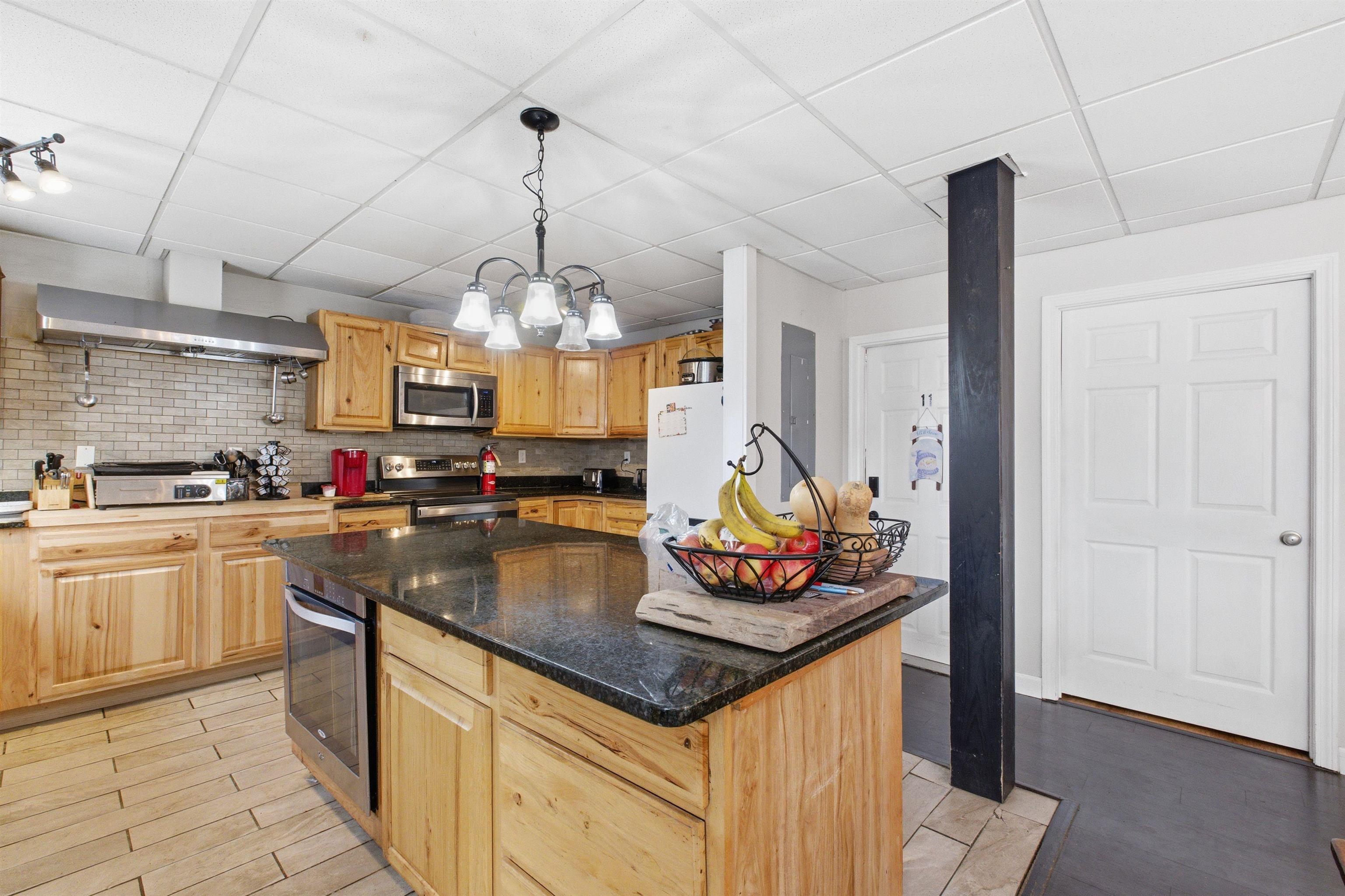 96 Church Street Laconia, NH 03246 - Photo 19 of 60