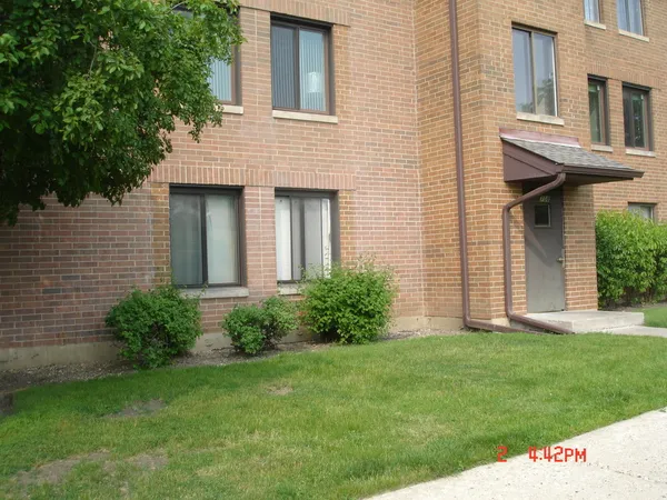 $214,500 | 708 Briar Hill Lane, Unit 2, Addison, IL 60101
