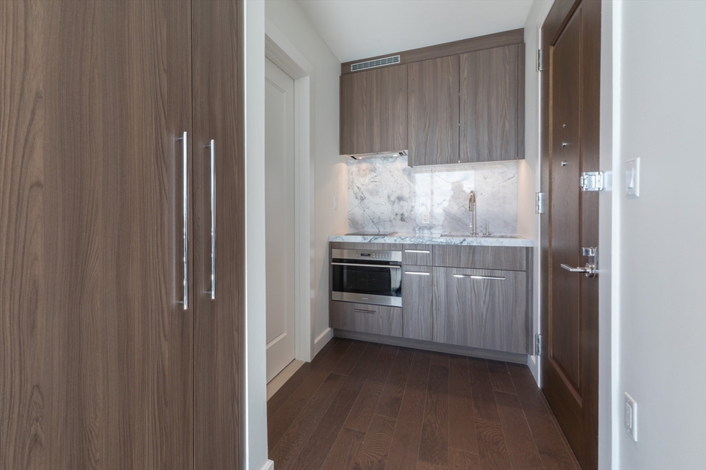 40 Trinity Place, Unit 1606 Boston, MA 02116 - Photo 5 of 16