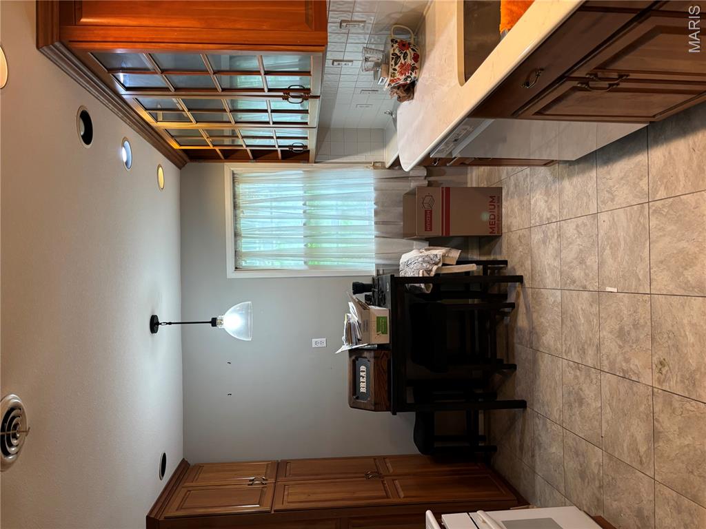 514 Carson Road Ferguson, MO 63135 - Photo 9 of 16 Gallery Image 9