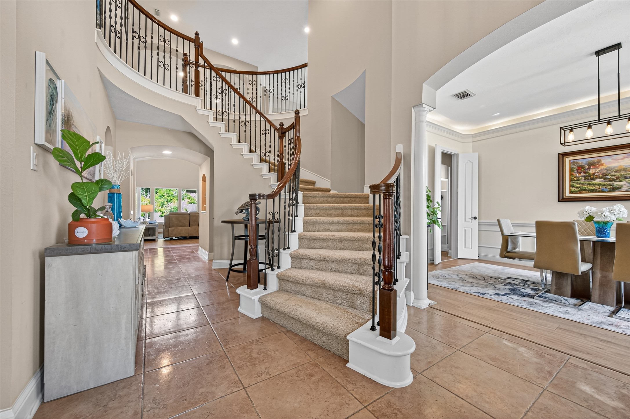 a view of entryway and hall