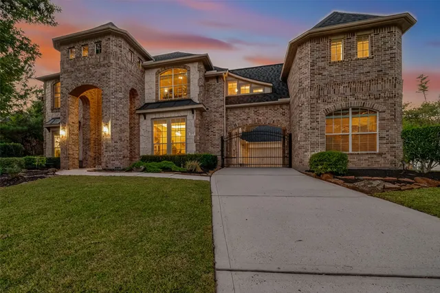 $775,000 | 2007 Cliff Manor Drive, Conroe, TX 77304