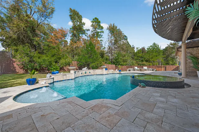 $775,000 | 2007 Cliff Manor Drive, Conroe, TX 77304