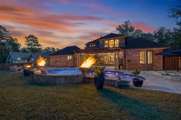 $725,000 | 2007 Cliff Manor Drive, Conroe, TX 77304