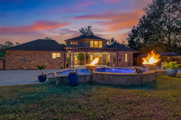 $725,000 | 2007 Cliff Manor Drive, Conroe, TX 77304