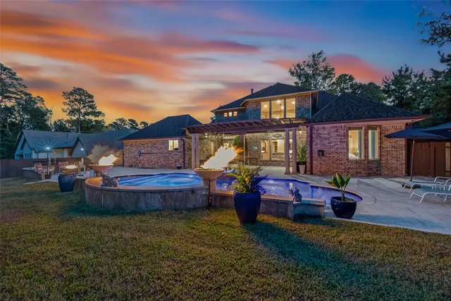 $775,000 | 2007 Cliff Manor Drive, Conroe, TX 77304