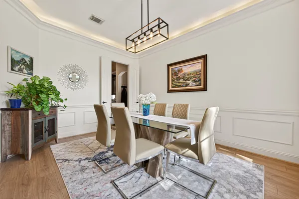 $725,000 | 2007 Cliff Manor Drive, Conroe, TX 77304