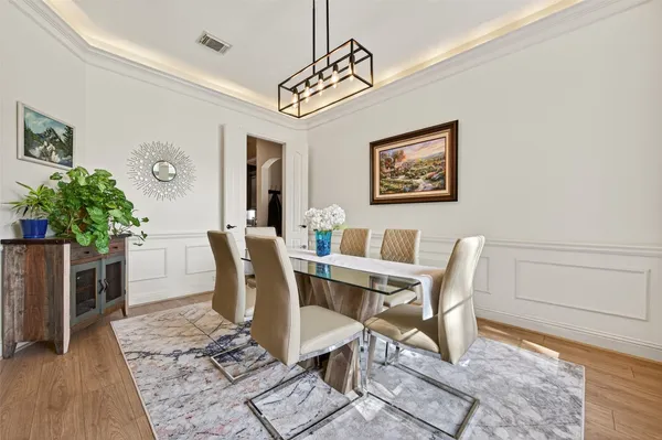 $725,000 | 2007 Cliff Manor Drive, Conroe, TX 77304