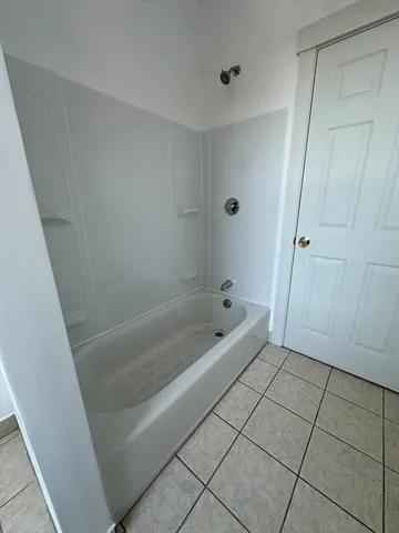 $2,700 | 283 Broadway, Unit 2, Methuen, MA 01844