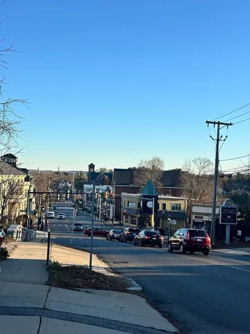 $2,700 | 283 Broadway, Unit 2, Methuen, MA 01844