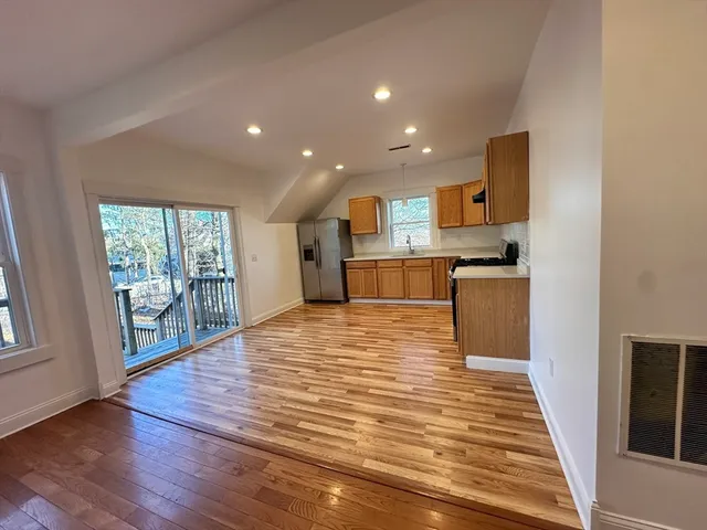 $2,700 | 283 Broadway, Unit 2, Methuen, MA 01844