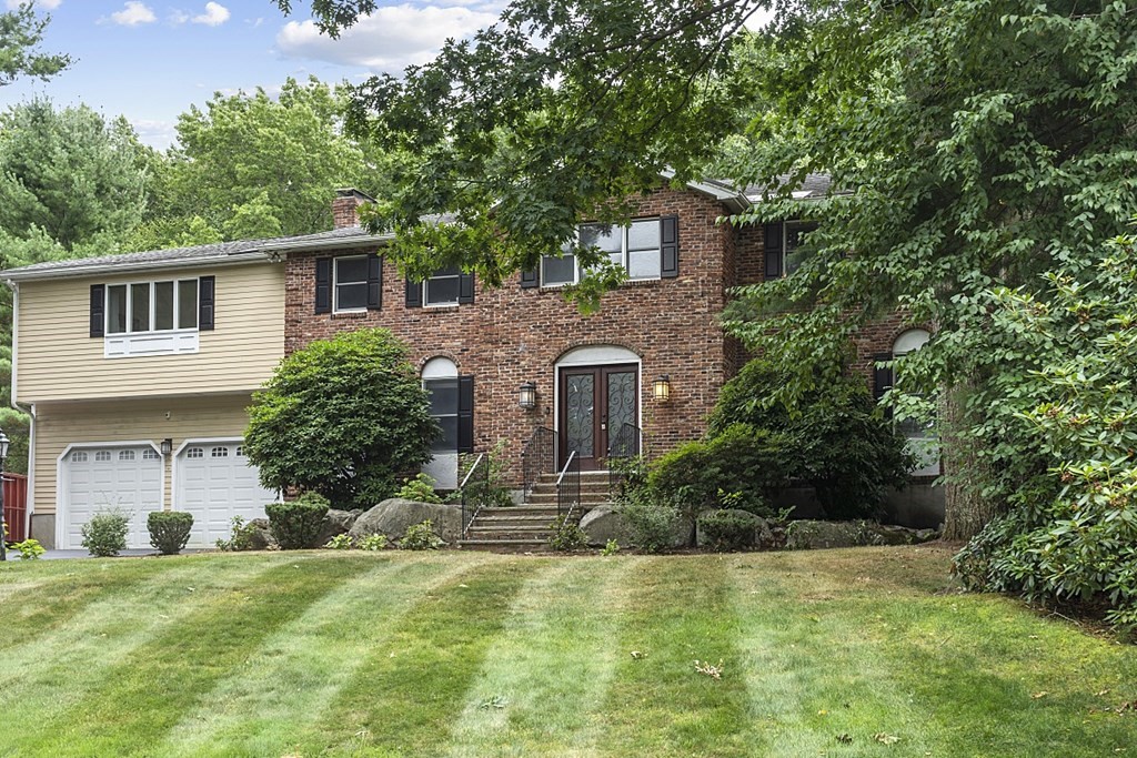 10 Ellsworth Road Andover, MA 01810 - Photo 2 of 42 Gallery Image 2