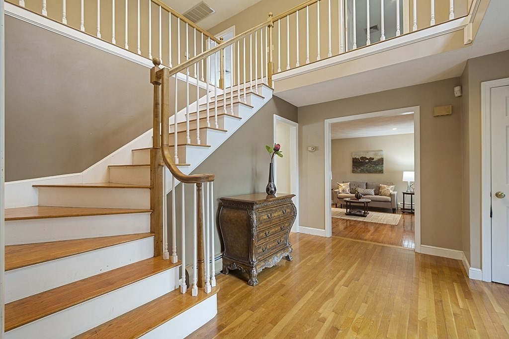 10 Ellsworth Road Andover, MA 01810 - Photo 4 of 42 Gallery Image 4