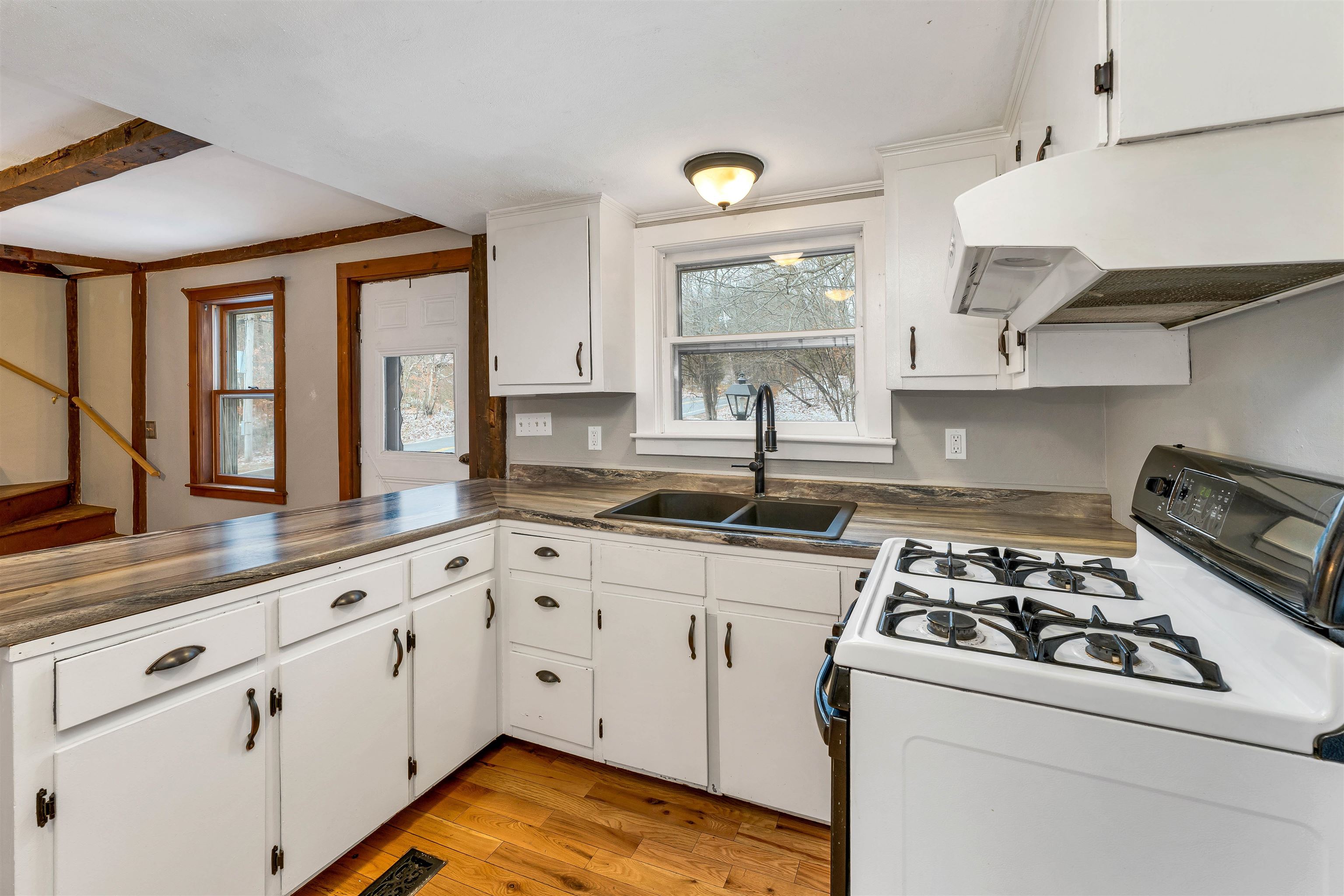 315 Edgemont Road Sunapee, NH 03782 - Photo 4 of 21