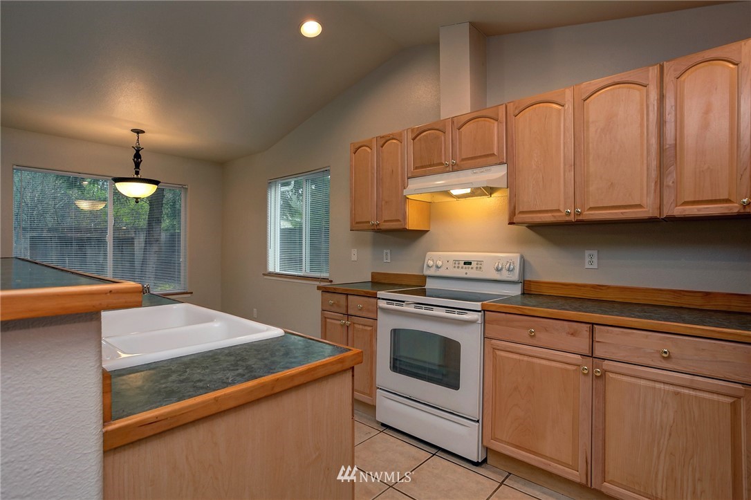 6259 Shamrock Road Maple Falls, WA 98266 - Photo 6 of 19 Gallery Image 6