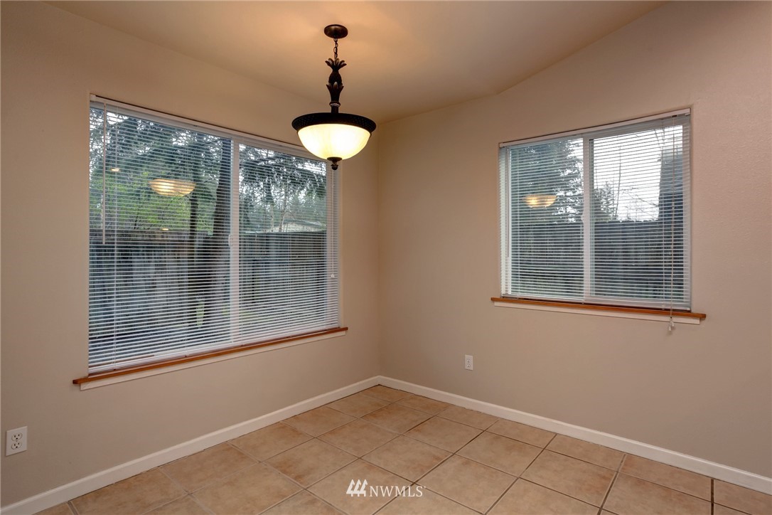 6259 Shamrock Road Maple Falls, WA 98266 - Photo 7 of 19 Gallery Image 7
