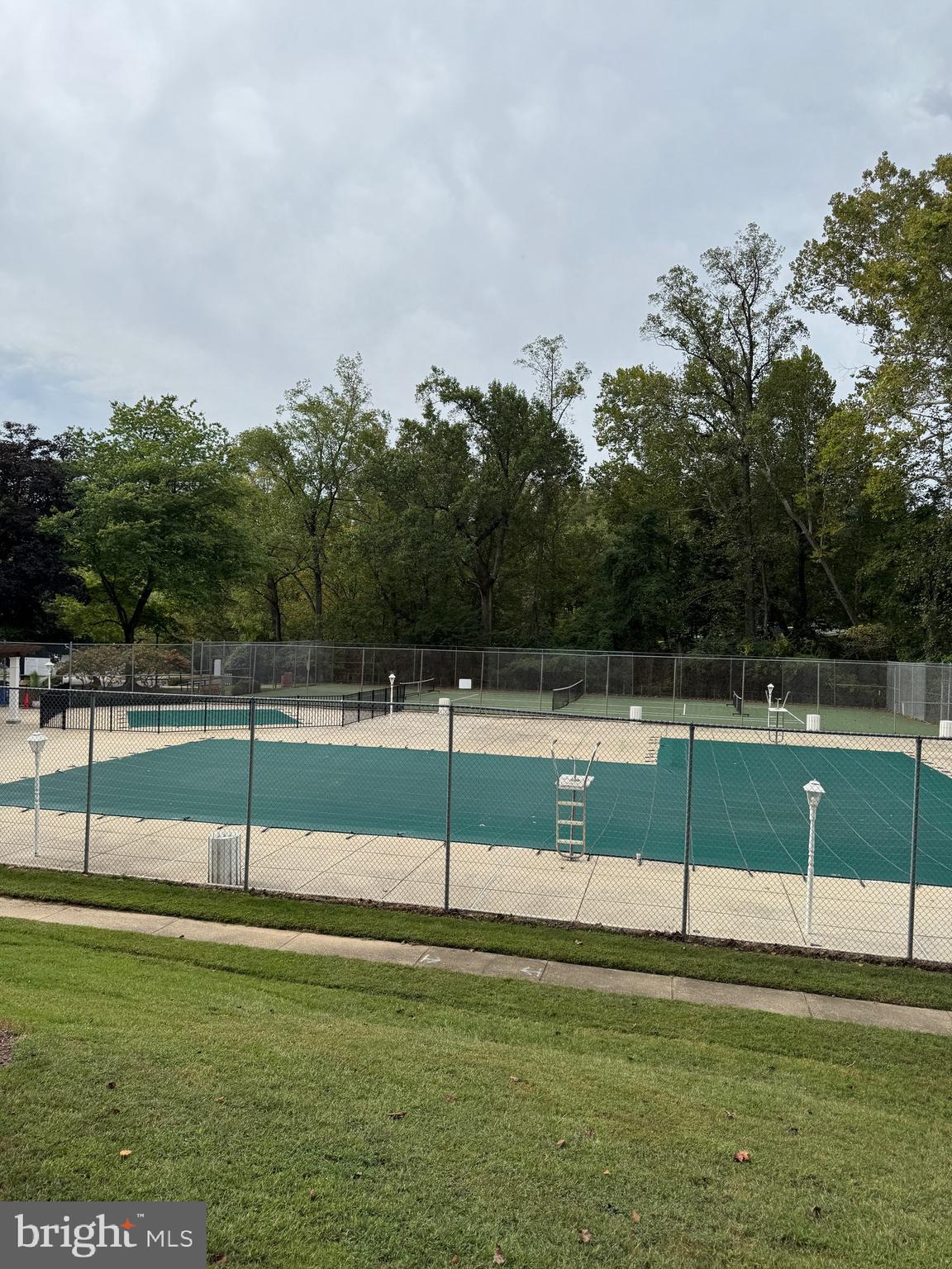 10524 Weymouth Street, Unit W1 Bethesda, MD 20814 - Photo 16 of 18 a view of a green field