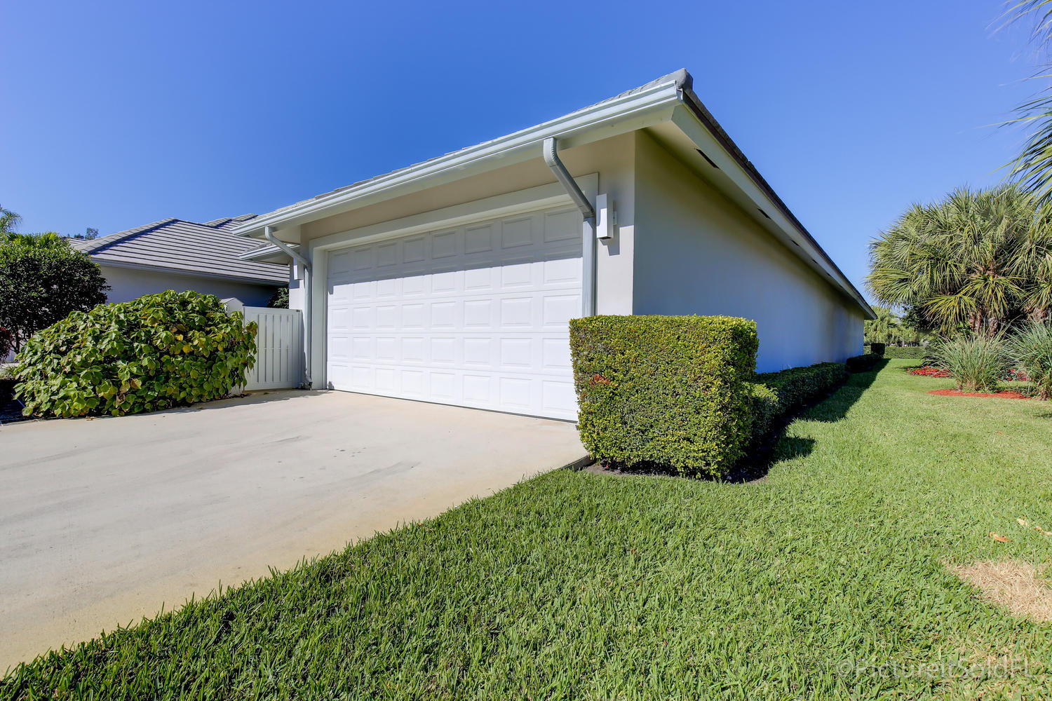 173 Orange Tree Drive Atlantis, FL 33462 - Photo 3 of 29 173 Orange Tree Dr Atlantis FL-large-003