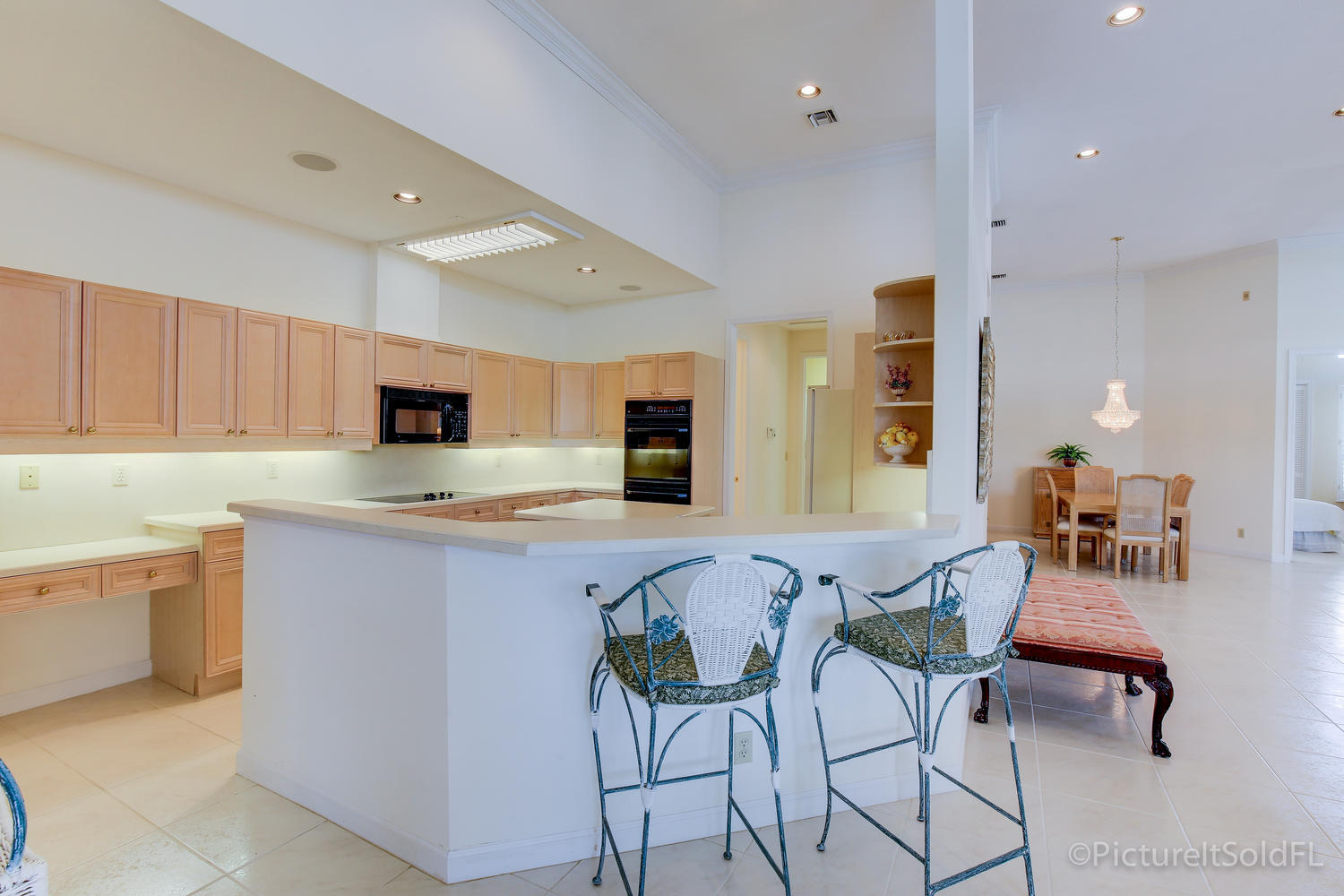 173 Orange Tree Drive Atlantis, FL 33462 - Photo 10 of 29 173 Orange Tree Dr Atlantis FL-large-009